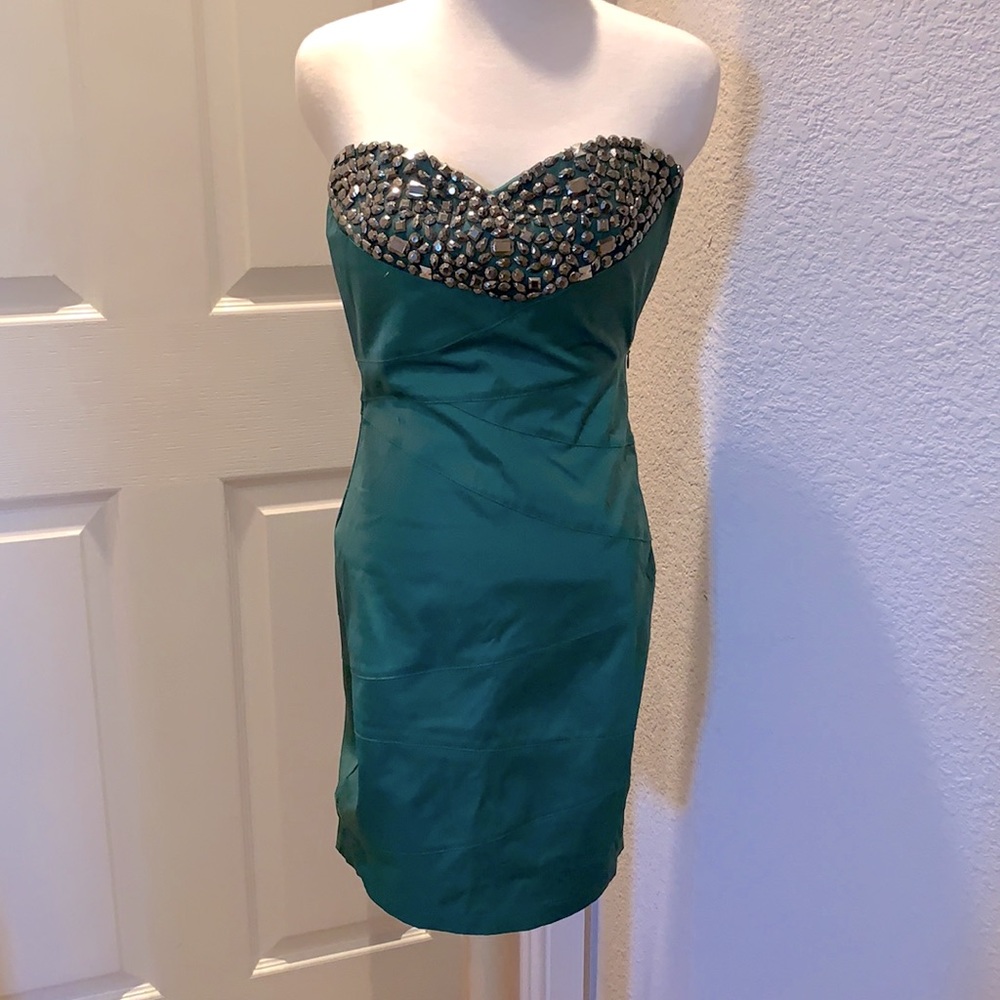 Lulu’s Blarney Castle Strapless Green Dress